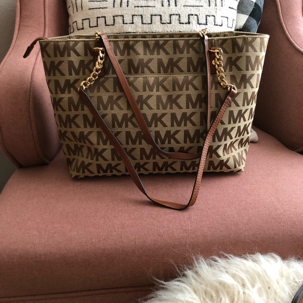 Michael Khors signature logo purse brand new